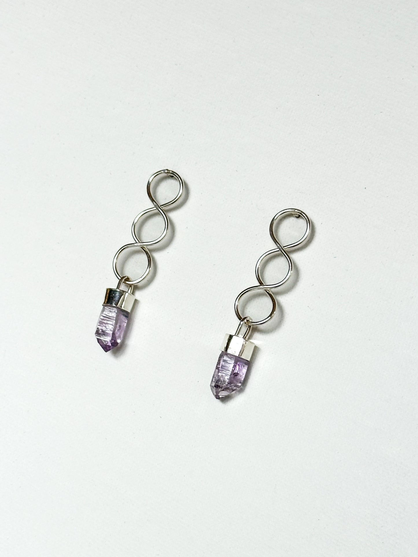 Silver swirl w/ amethyst