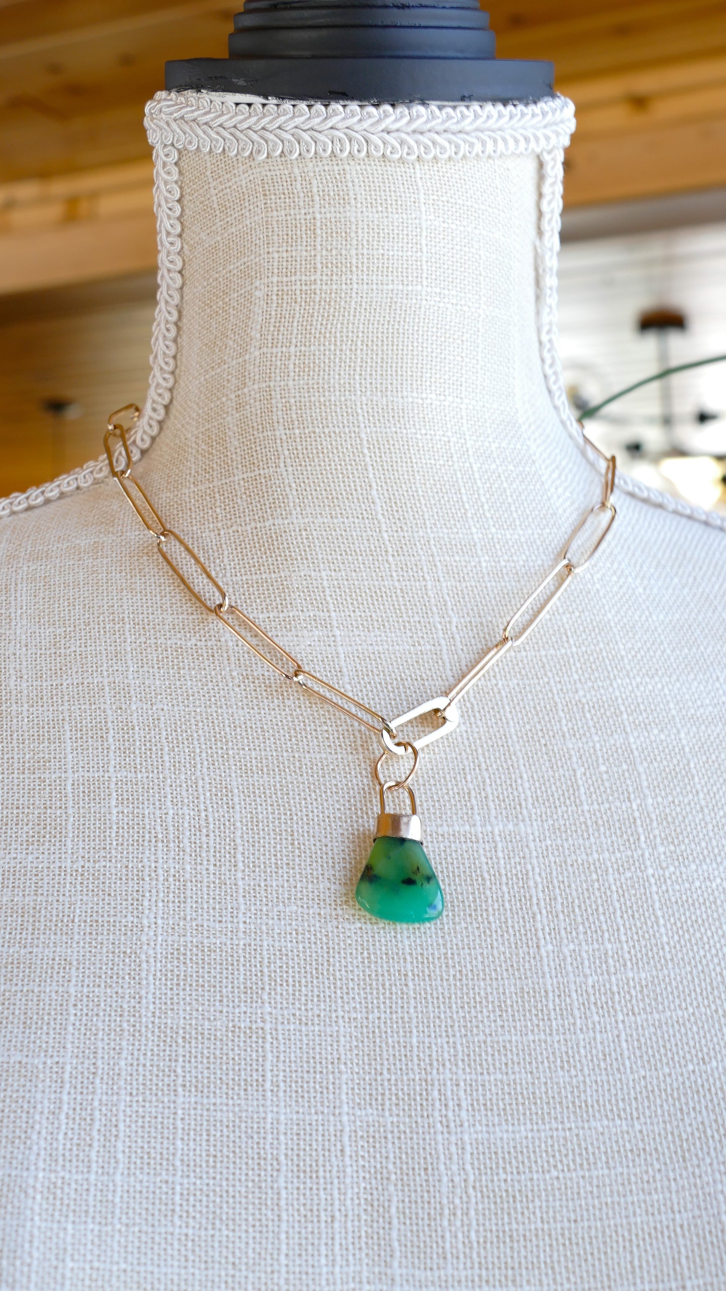 Chrysoprase Lock Style Pendant-Gold